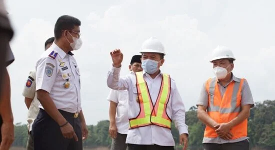 al haris tinjau pelabuhan
