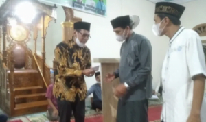 DPRD berikan bantuan DPRD berikan bantuan