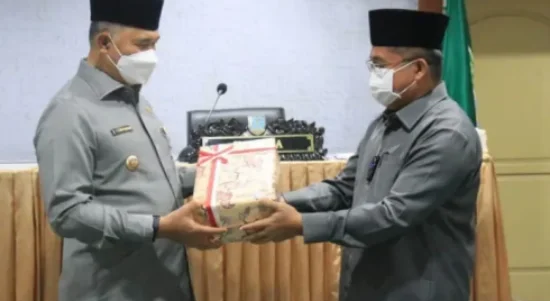 rapat paripurna