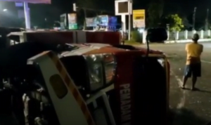 tabrakan damkar tabrakan damkar