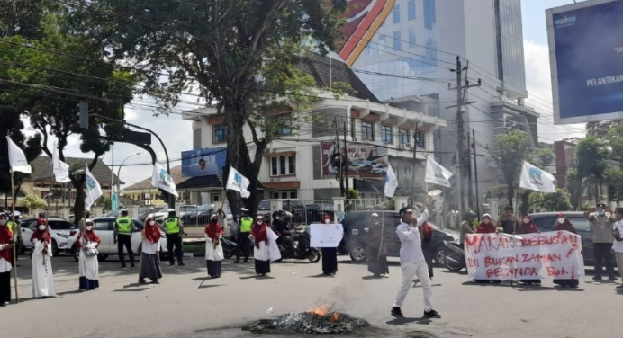 unjuk rasa unjuk rasa