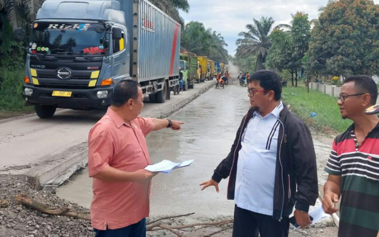 komisi III tinjau proyek komisi III tinjau proyek