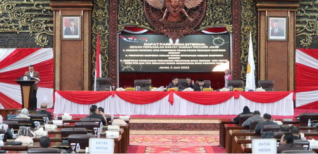 rapat paripurna dprd provinsi rapat paripurna dprd provinsi