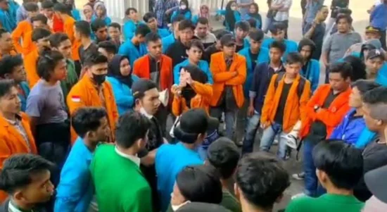 aksi mahasiswa si