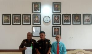 ayah dipecat
