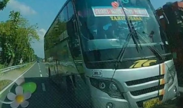 bus ngebut bus ngebut