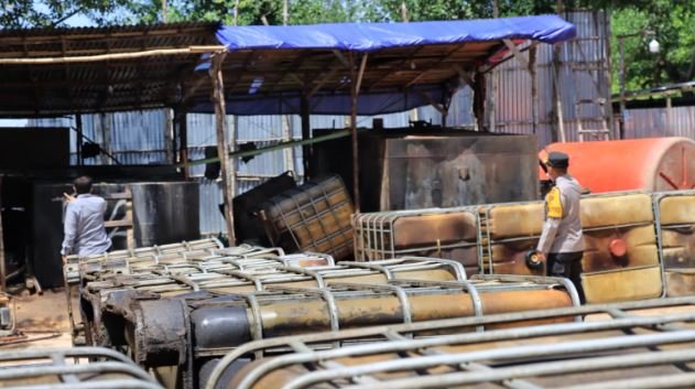 gudang minyak gudang minyak