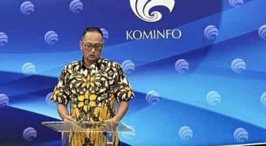 direktur kominfo direktur kominfo