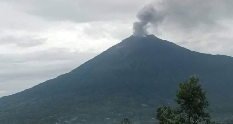 gunung kerinci erupsi