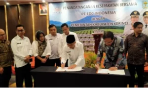 Bupati Adirozal Bupati Adirozal