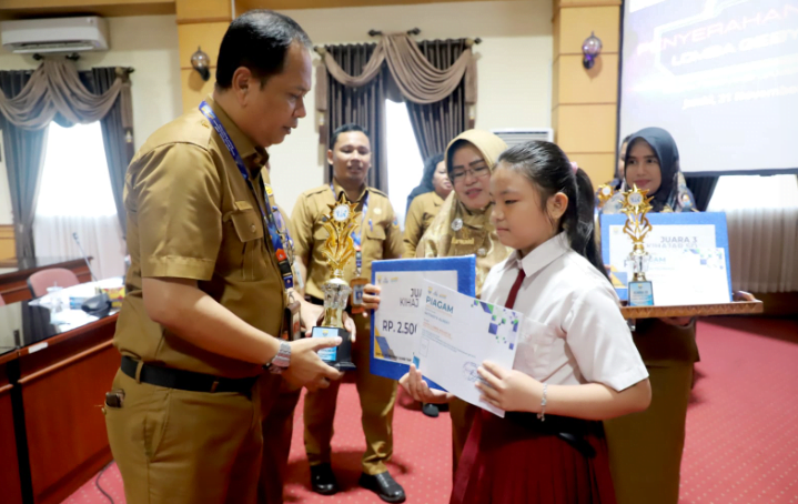 Kadisdik Syamsurizal Kadisdik Syamsurizal