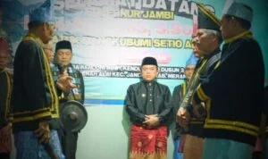 haris adat haris adat