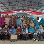 Gubernur Al Haris saat penyerahan sertifikat Indikasi Geografis. (foto/ist))